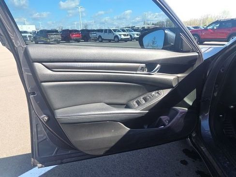 Used 2018 Honda Accord Sport image 20