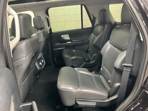 Used 2025 Ford Expedition Active AWD/4WD image 13