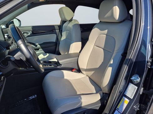 Used 2023 Honda Civic Sport Touring image 9