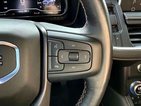 Used 2022 GMC Yukon XL AT4 AWD/4WD image 14