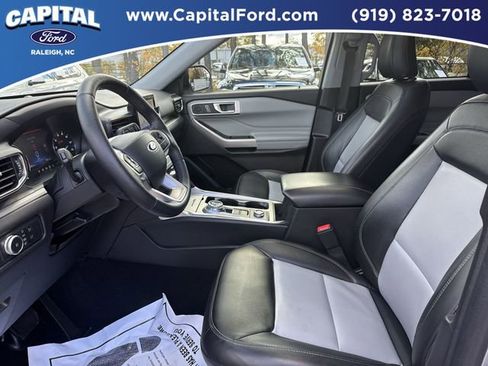 Certified 2022 Ford Explorer XLT w/ Equipment Group 202A image 17