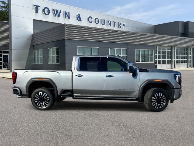 Used 2025 GMC Sierra 2500 Denali Ultimate w/ Max Trailering Package AWD/4WD image 2