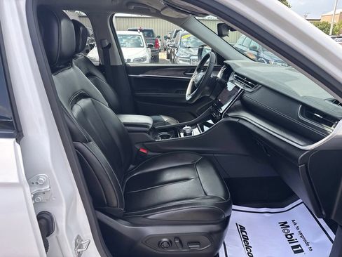 Used 2023 Jeep Grand Cherokee L Limited AWD/4WD image 44