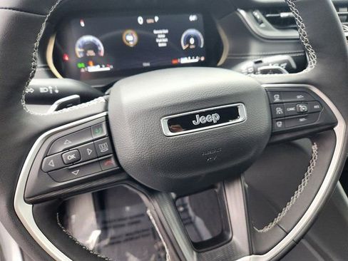 New 2025 Jeep Grand Cherokee Laredo X w/ Luxury Tech Group I AWD/4WD image 21