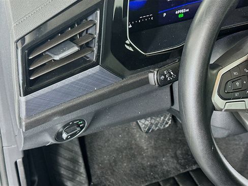 Used 2024 Volkswagen Jetta SE image 17