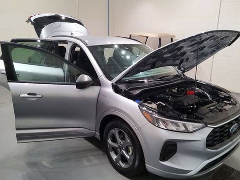 Used 2023 Ford Escape ST-Line w/ Tech Pack #1 FWD image 13