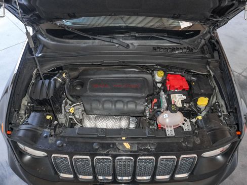 Used 2021 Jeep Renegade Latitude w/ Convenience Group image 20