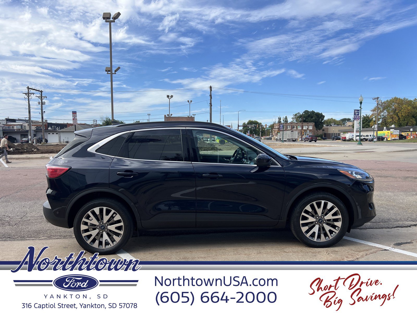 Used 2021 Ford Escape Titanium w/ Class II Trailer Tow Package AWD/4WD image 4