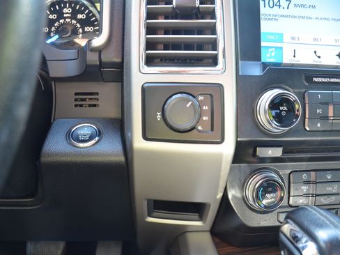 Used 2016 Ford F150 Lariat w/ Equipment Group 502A Luxury AWD/4WD image 57