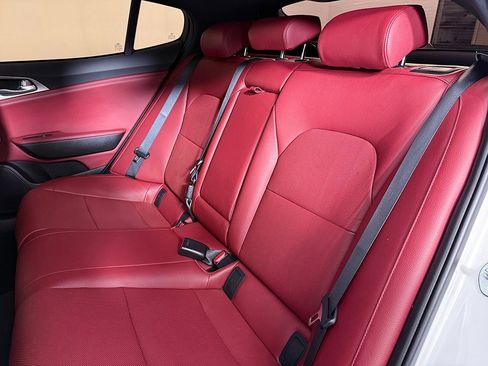 Used 2019 Kia Stinger GT1 image 32