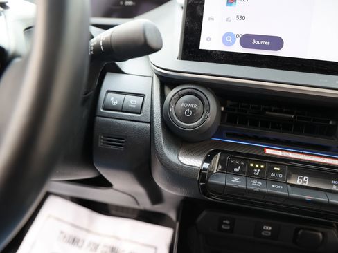 Certified 2024 Toyota Prius Limited image 32