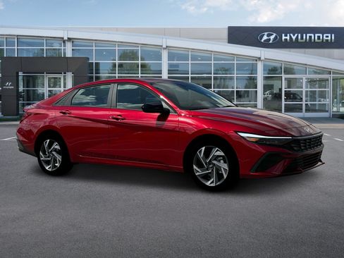 New 2025 Hyundai Elantra Sport FWD image 10