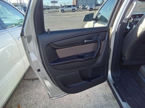 Used 2013 GMC Acadia SLT image 13