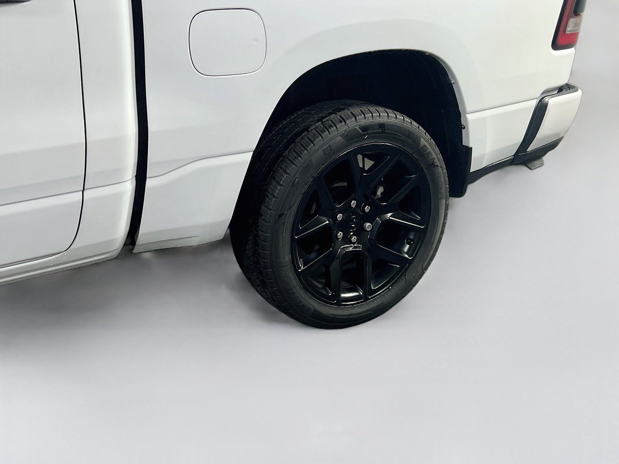 Used 2023 RAM 1500 Laramie AWD/4WD image 31