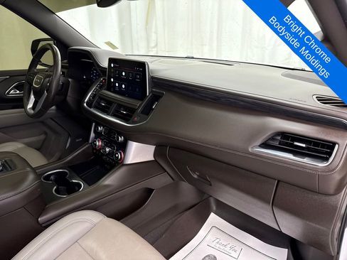 Used 2022 GMC Yukon XL SLT image 11