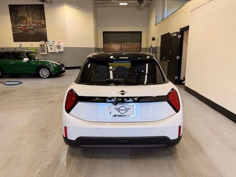 Used 2026 MINI Cooper 4-Door Hardtop image 4