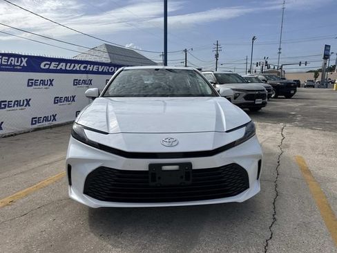 Used 2025 Toyota Camry LE FWD image 4