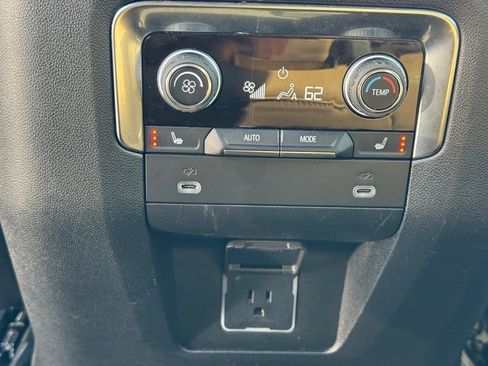 Used 2024 Chevrolet Suburban Premier image 14