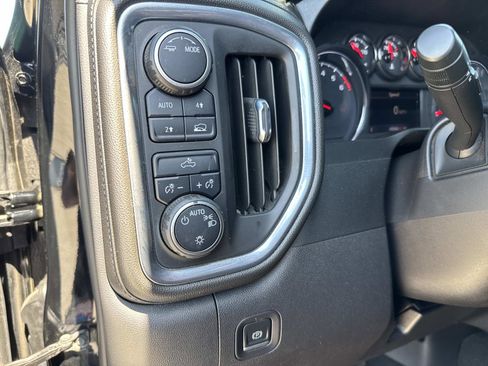 Used 2021 Chevrolet Silverado 1500 LT AWD/4WD image 37