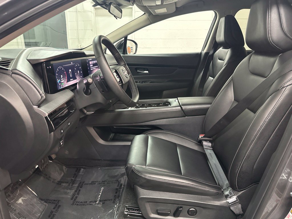 Used 2025 Nissan Murano SV AWD/4WD image 18
