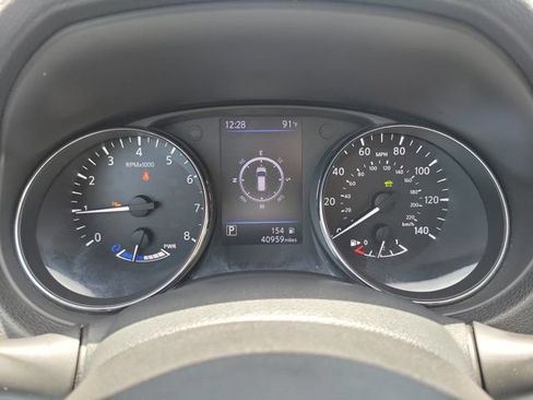 Used 2018 Nissan Rogue SL w/ Premium Package FWD image 26