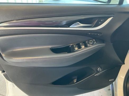 Used 2024 Buick Enclave Premium image 5