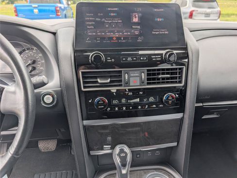 Used 2024 INFINITI QX80 Luxe RWD image 28
