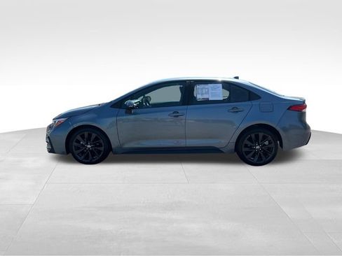 Used 2023 Toyota Corolla SE FWD image 2