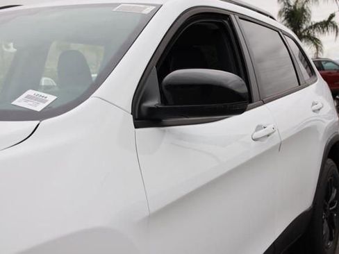 New 2023 Jeep Cherokee Altitude Lux image 12