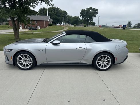Used 2024 Ford Mustang GT Premium image 10