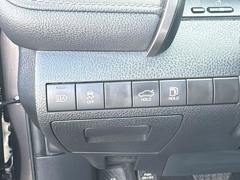 Used 2023 Toyota Camry SE image 10