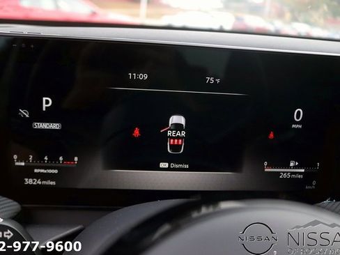 Certified 2025 Nissan Kicks SR image 17