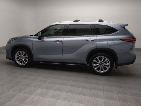 Used 2020 Toyota Highlander Limited image 3
