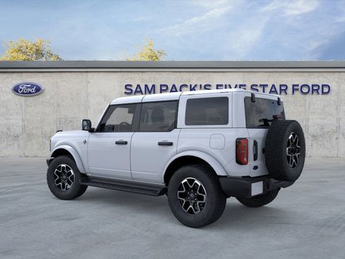 New 2026 Ford Bronco Outer Banks image 4