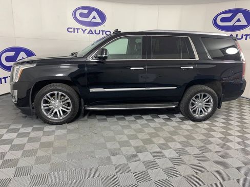 Used 2018 Cadillac Escalade 4WD image 6
