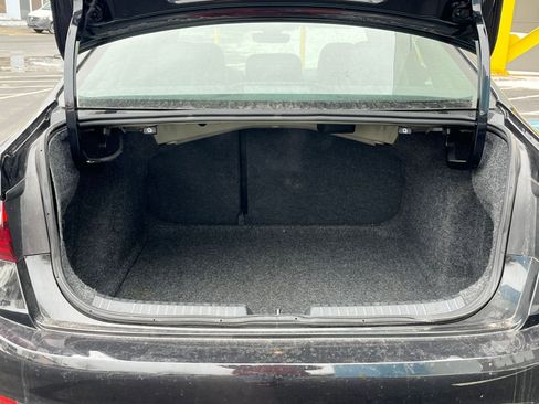 Used 2025 Volkswagen Jetta SE image 27