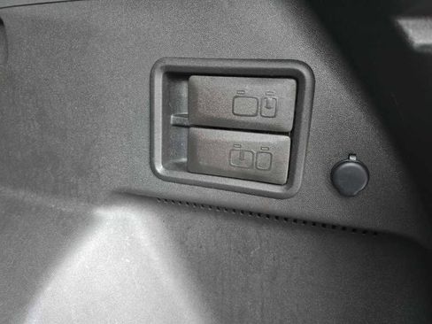 Used 2019 Chevrolet Equinox LT image 12