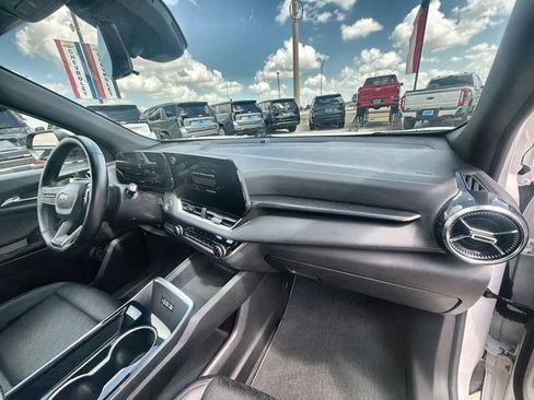 Used 2025 Chevrolet Equinox LT w/ Convenience Package II FWD image 29