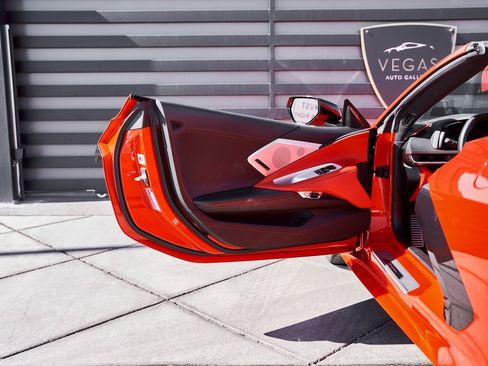 Used 2020 Chevrolet Corvette Stingray Premium Cpe w/ 3LT Preferred Equipment Group image 27