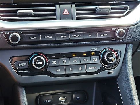 Certified 2022 Kia Niro LXS image 16