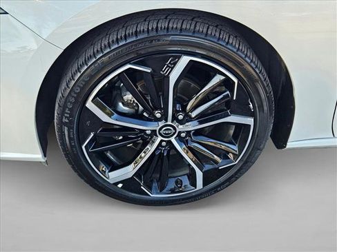 Used 2024 Nissan Altima 2.5 SR FWD image 21
