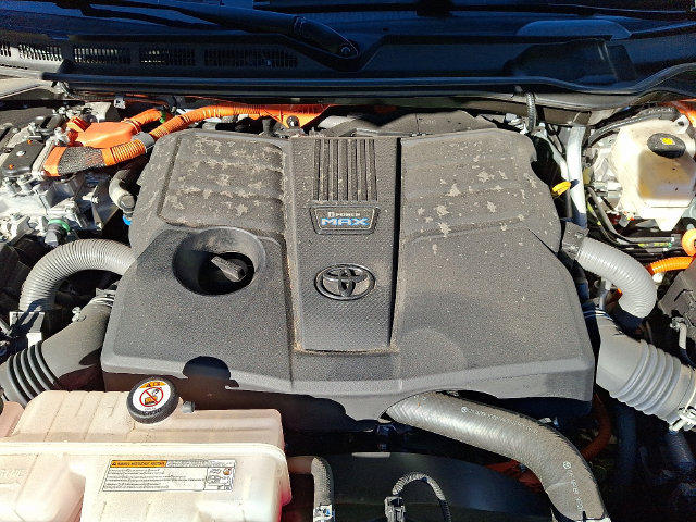 Used 2024 Toyota Sequoia Platinum AWD/4WD image 29