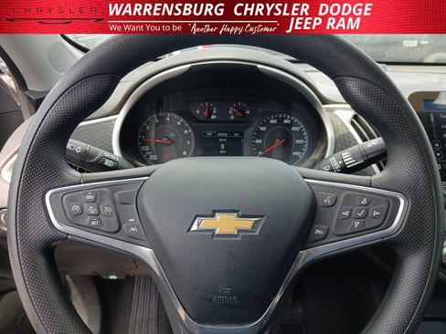Used 2023 Chevrolet Malibu LS FWD image 17