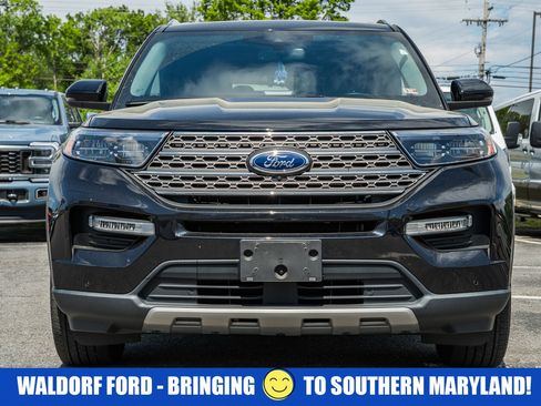 Used 2023 Ford Explorer Limited w/ Limited Technology Package AWD/4WD image 2