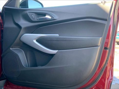 Certified 2025 Chevrolet Trax RS w/ Driver Confidence Package image 23