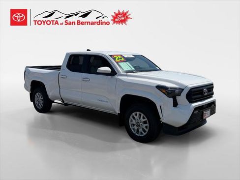 Certified 2025 Toyota Tacoma SR5 AWD/4WD image 7