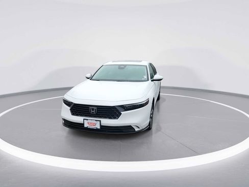 Used 2024 Honda Accord EX image 3