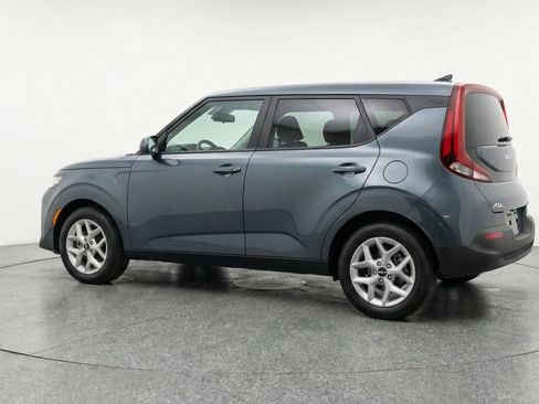 Used 2025 Kia Soul LX w/ LX Technology Package FWD image 6