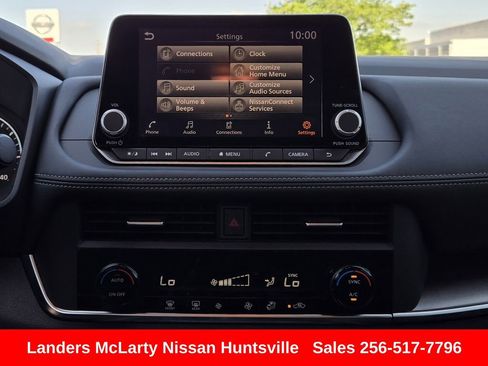 Used 2025 Nissan Rogue SV image 18