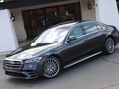 Used 2022 Mercedes-Benz S 580 4MATIC Sedan image 4